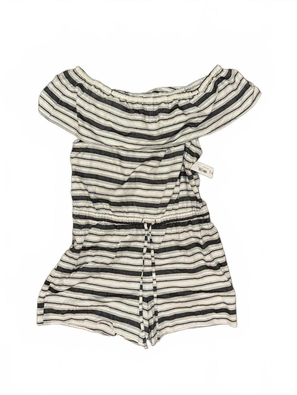 Women’s white + grey striped off the shoulder romper new with tags. Size: XL